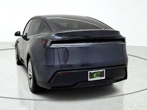 Used 2026 Tesla Model Y 2WD image 7