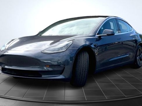 Used 2018 Tesla Model 3 Long Range image 3