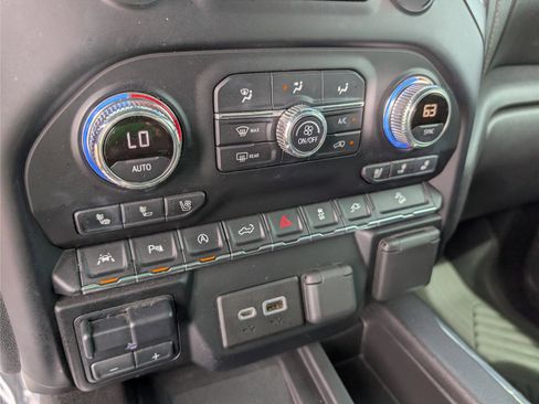 Used 2021 GMC Sierra 1500 AT4 w/ AT4 Premium Package AWD/4WD image 16