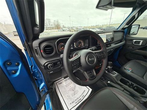 Used 2024 Jeep Gladiator Rubicon w/ Technology Group image 42