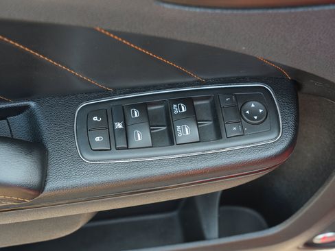 Used 2017 Dodge Charger R/T RWD image 18