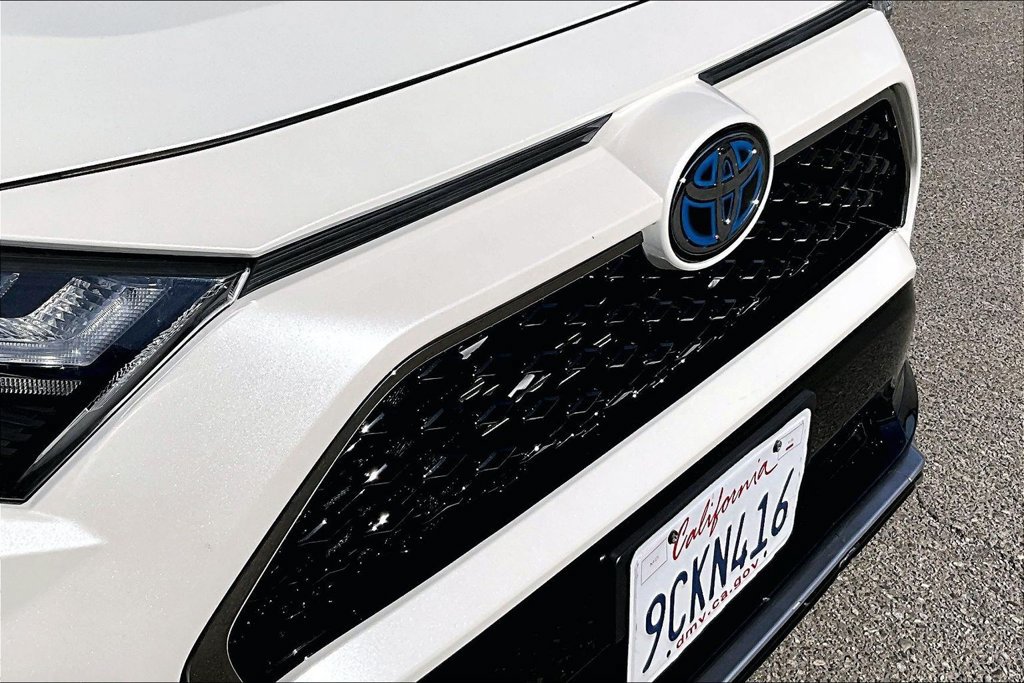 Used 2022 Toyota RAV4 XSE w/ Weather Package AWD/4WD image 33