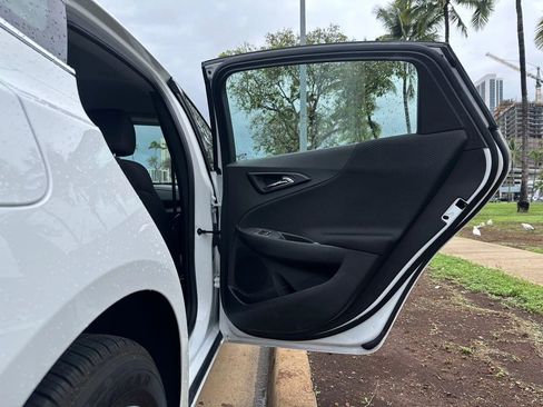 Used 2025 Chevrolet Malibu LT image 16