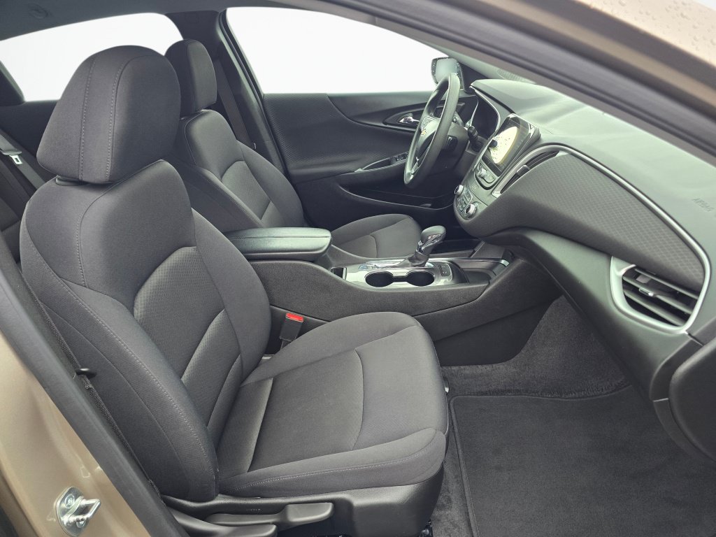 Used 2025 Chevrolet Malibu LT FWD image 24