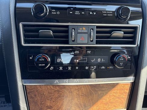Used 2024 Nissan Armada SL w/ Captain's Chairs Package image 17