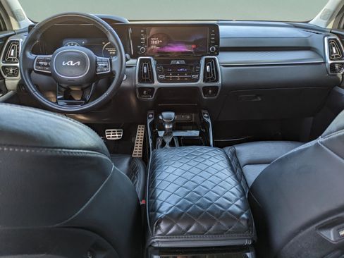 Used 2023 Kia Sorento SX image 11