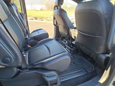 Used 2025 Toyota Sienna XSE image 13