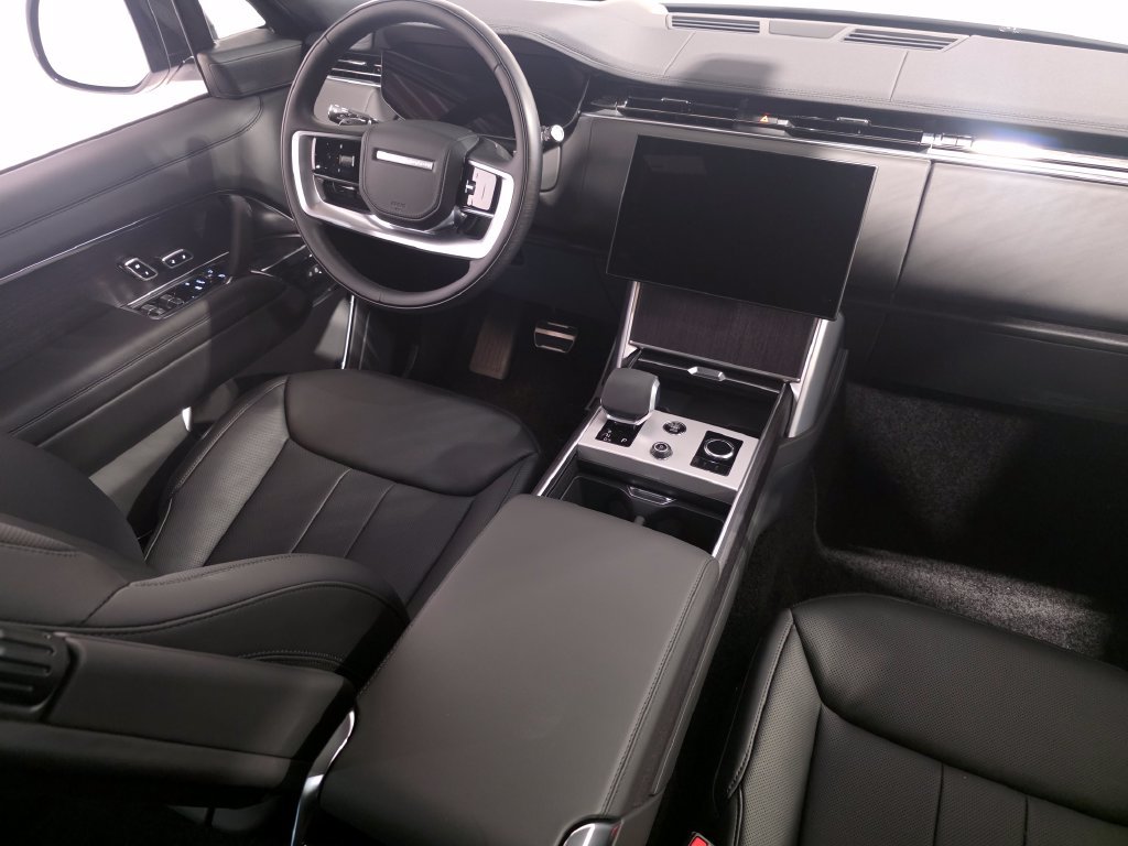 New 2027 Land Rover Range Rover Long Wheelbase SE AWD/4WD image 15