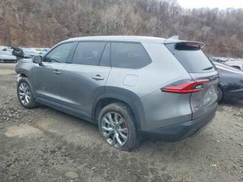 Used 2025 Toyota Grand Highlander AWD image 4