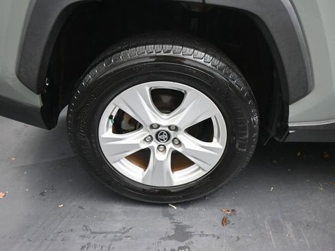 Used 2020 Toyota RAV4 XLE FWD image 21