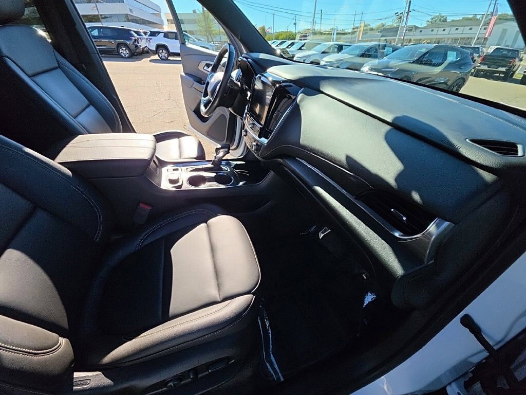 Used 2023 Chevrolet Traverse LT AWD/4WD image 16