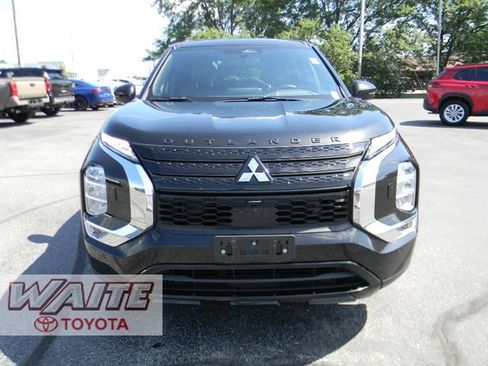 Used 2023 Mitsubishi Outlander SEL Black Edition AWD/4WD image 6