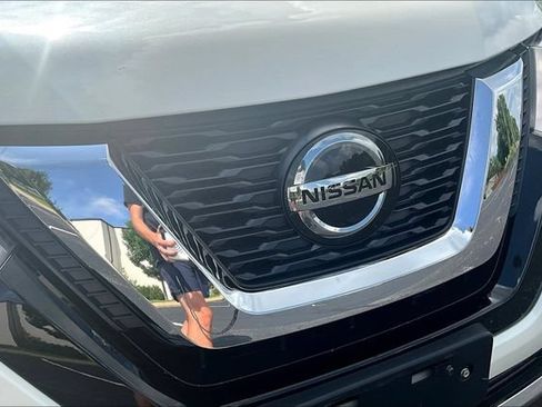 Used 2020 Nissan Rogue SV FWD image 32