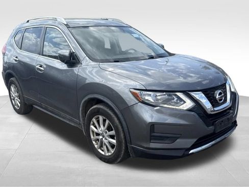 Used 2017 Nissan Rogue SV FWD image 2