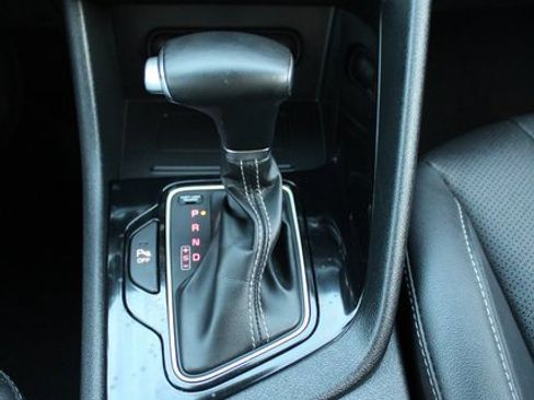 Used 2022 Kia Niro EX Premium image 15