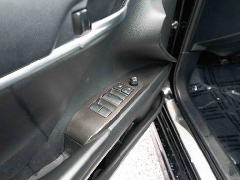 Used 2024 Toyota Camry SE image 7