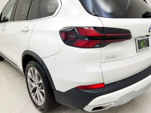 Used 2024 BMW X5 sDrive40i w/ Premium Package RWD image 26