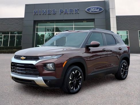 Used 2022 Chevrolet TrailBlazer LT AWD/4WD image 3