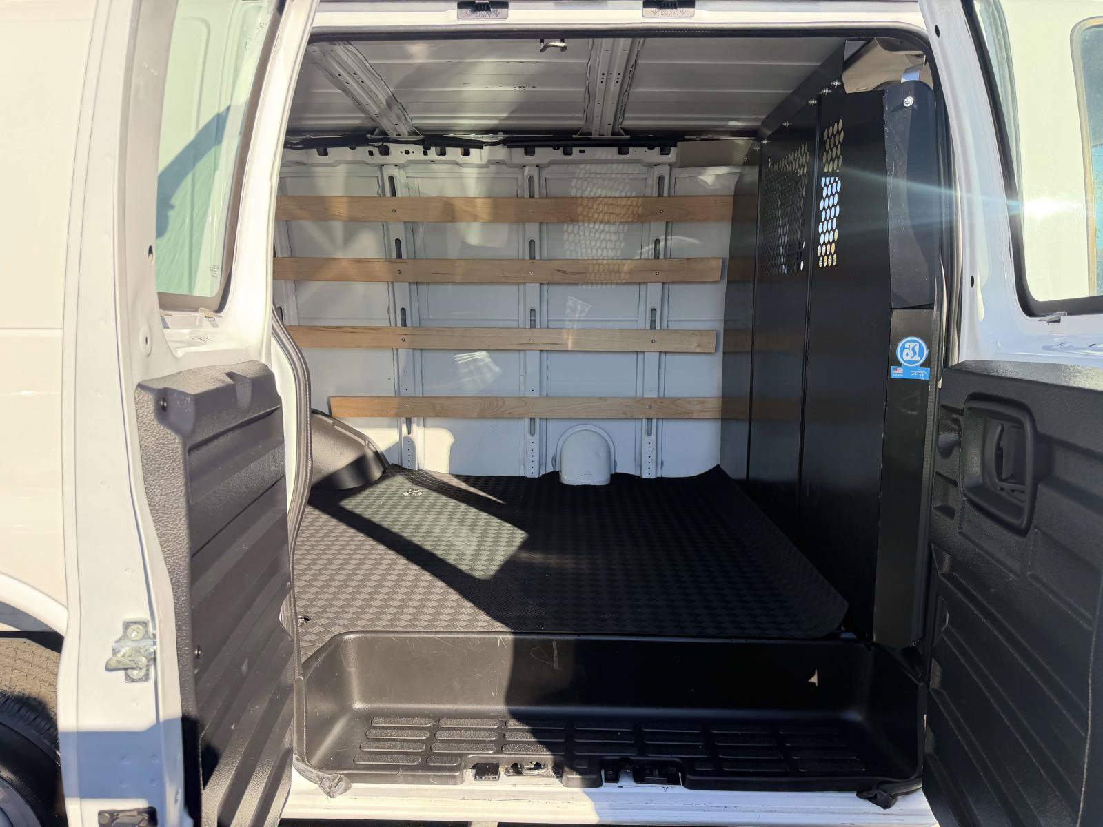 Used 2025 Chevrolet Express 2500 w/ Driver Convenience Package RWD image 7