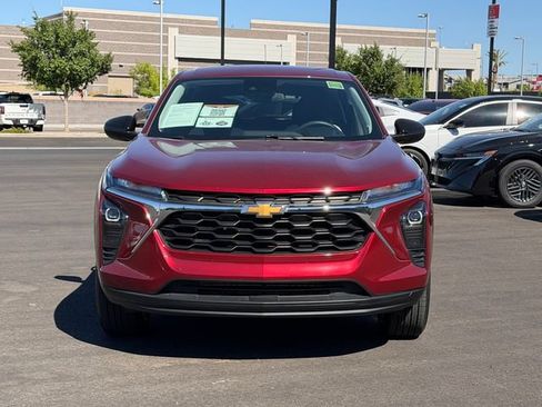 Used 2024 Chevrolet Trax LS w/ LS Convenience Package FWD image 10