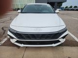 Used 2024 Hyundai Elantra SE image 2