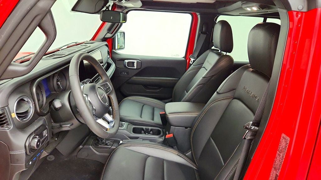 Used 2024 Jeep Wrangler Unlimited Sahara AWD/4WD image 20