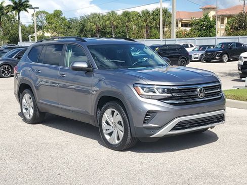 Certified 2023 Volkswagen Atlas SE FWD image 1