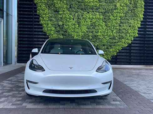 Used 2021 Tesla Model 3 Standard Range Plus RWD image 19