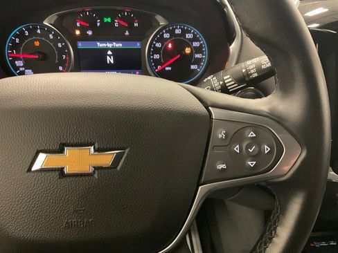 Used 2023 Chevrolet Traverse LT w/ Rear Camera Mirror Package image 21