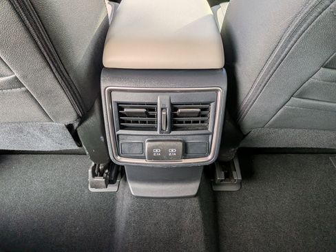 Used 2019 Subaru Forester Premium image 31