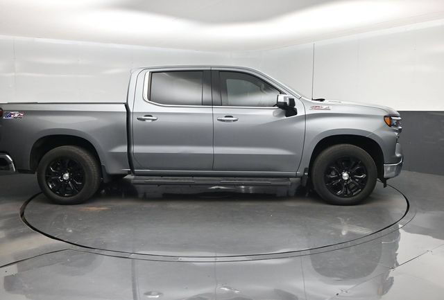 Used 2023 Chevrolet Silverado 1500 LTZ w/ Technology Package AWD/4WD image 2