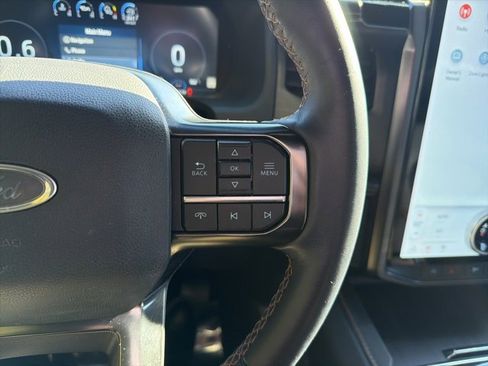 Used 2023 Ford Expedition Platinum image 16