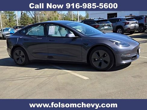 Used 2023 Tesla Model 3 Standard Range image 2