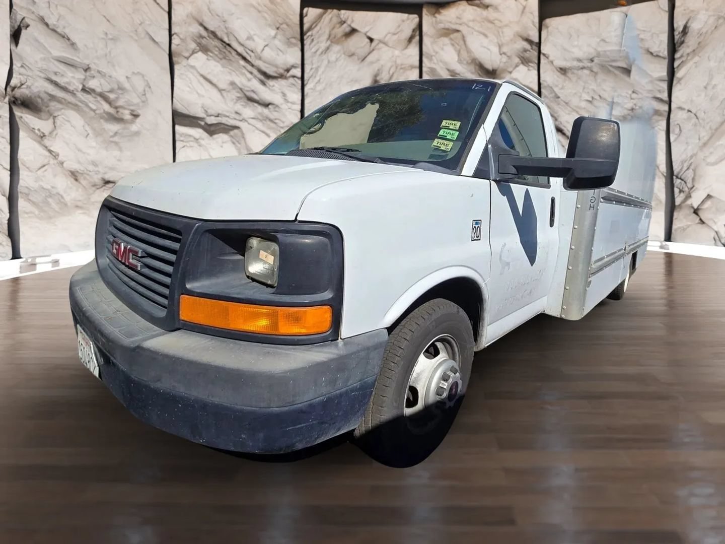 Used 2012 GMC Savana 3500 RWD image 2