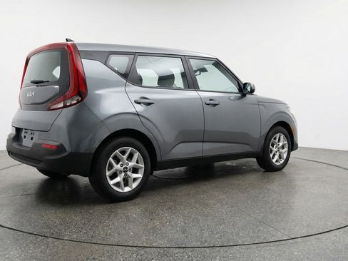 Used 2025 Kia Soul LX w/ LX Technology Package FWD image 9