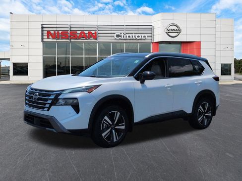 Used 2025 Nissan Rogue SL w/ SL Premium Package AWD/4WD image 7