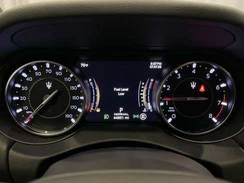 Used 2022 Maserati Levante GT AWD/4WD image 20