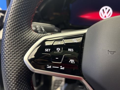 Used 2023 Volkswagen GTI Autobahn image 15
