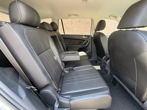 Used 2023 Volkswagen Tiguan SE FWD image 19