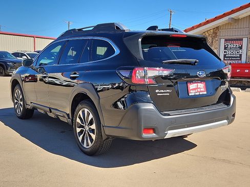 Used 2025 Subaru Outback Touring image 2