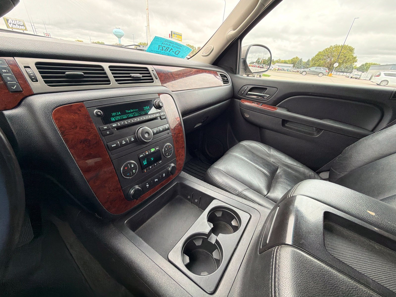 Used 2013 Chevrolet Tahoe LT w/ Luxury Package AWD/4WD image 22