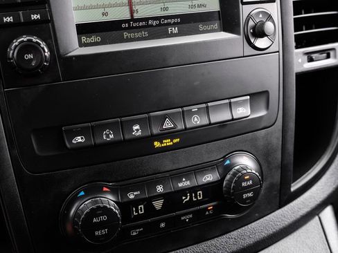 Used 2017 Mercedes-Benz Metris Passenger w/ Driver Efficiency Package image 20