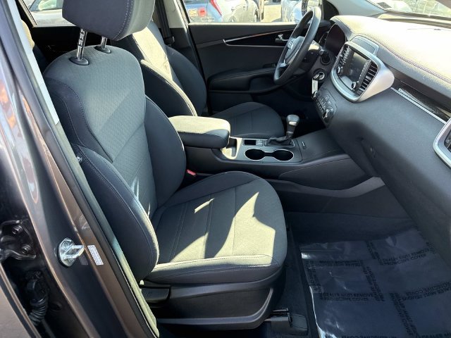 Used 2019 Kia Sorento AWD image 9