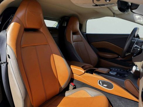 Used 2022 Aston Martin V8 Vantage Roadster image 38