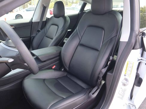 Used 2023 Tesla Model 3 Standard Range image 2