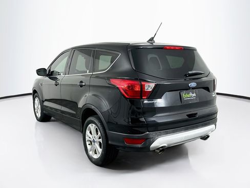 Used 2019 Ford Escape SE FWD image 5