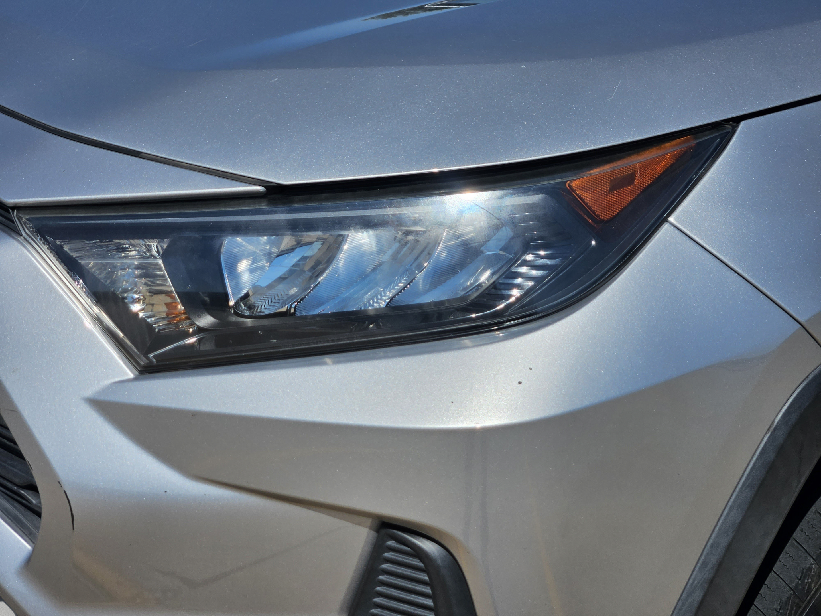 Used 2019 Toyota RAV4 LE FWD image 7