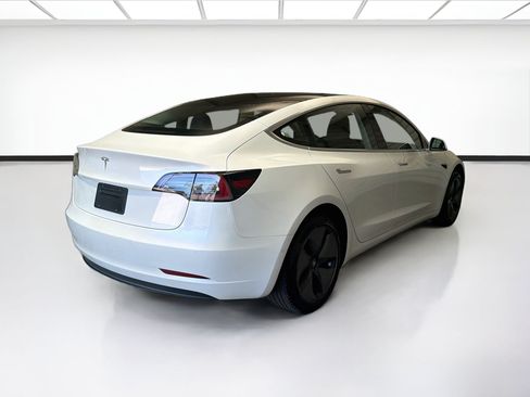 Used 2019 Tesla Model 3 Standard Range RWD image 4