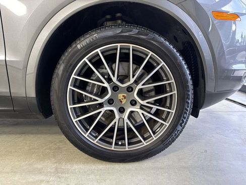 Certified 2023 Porsche Cayenne Platinum Edition AWD/4WD image 15
