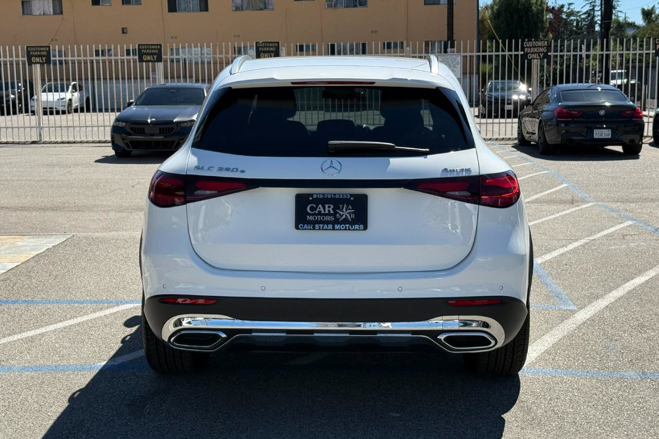 Used 2025 Mercedes-Benz GLC 350e 4MATIC image 7